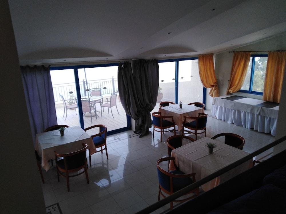 Costa Blu Hotel Benitses  Buitenkant foto