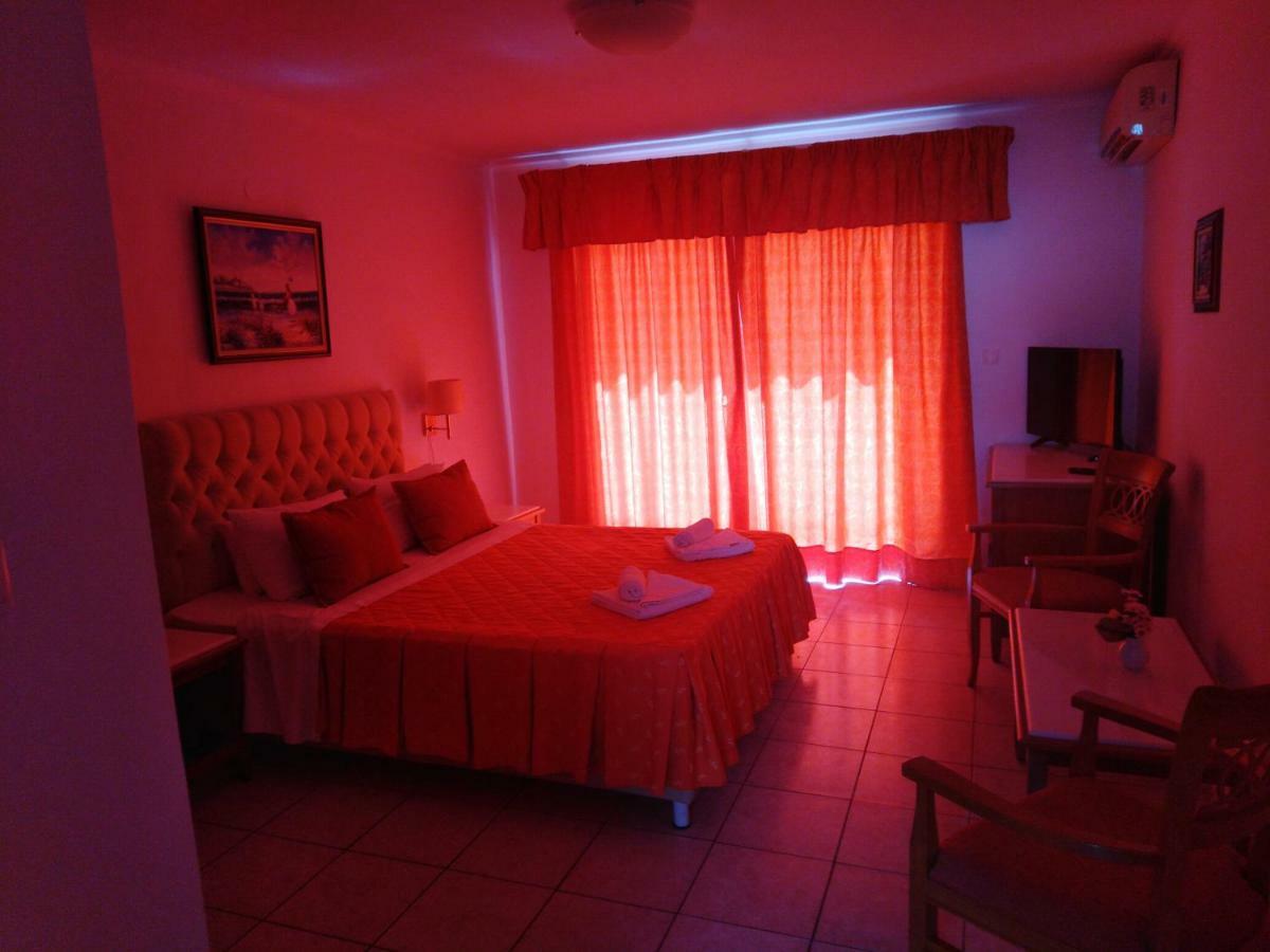 Costa Blu Hotel Benitses  Buitenkant foto