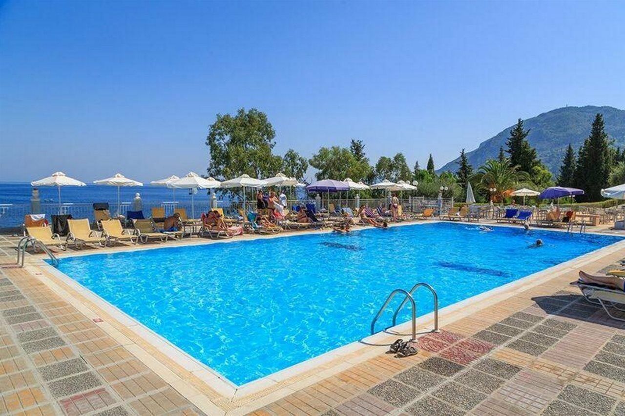 Costa Blu Hotel Benitses  Buitenkant foto